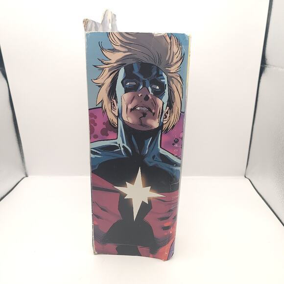 Marvel Select Captain Marvel Action Figure Diamond Select Toys New in Packaging - Picture 3 of 7